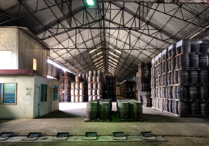 Aging Warehouse Uitvlugt